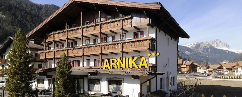 Hotel Arnika Pozza di Fassa Luaran gambar