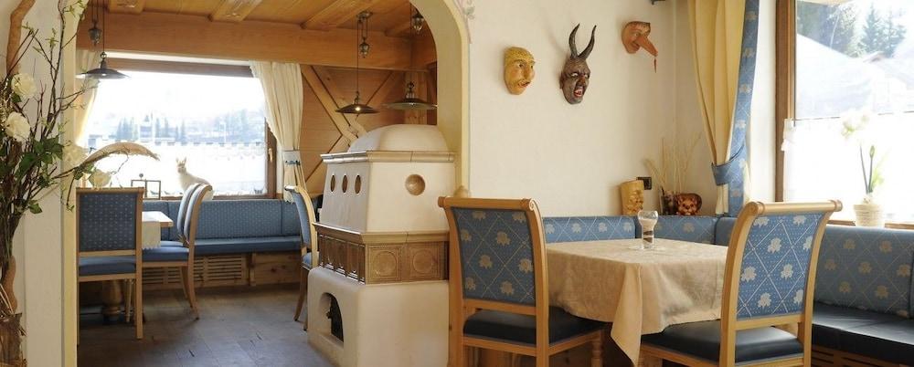 Hotel Arnika Pozza di Fassa Luaran gambar