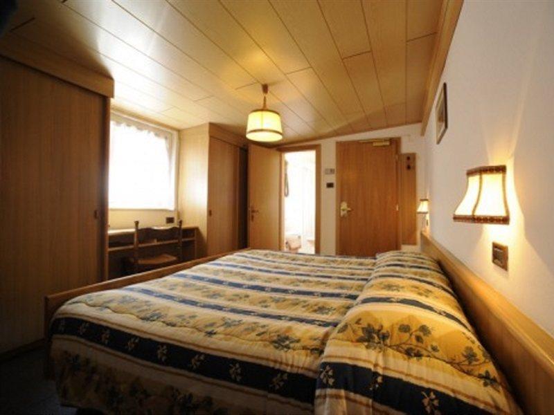 Hotel Arnika Pozza di Fassa Luaran gambar