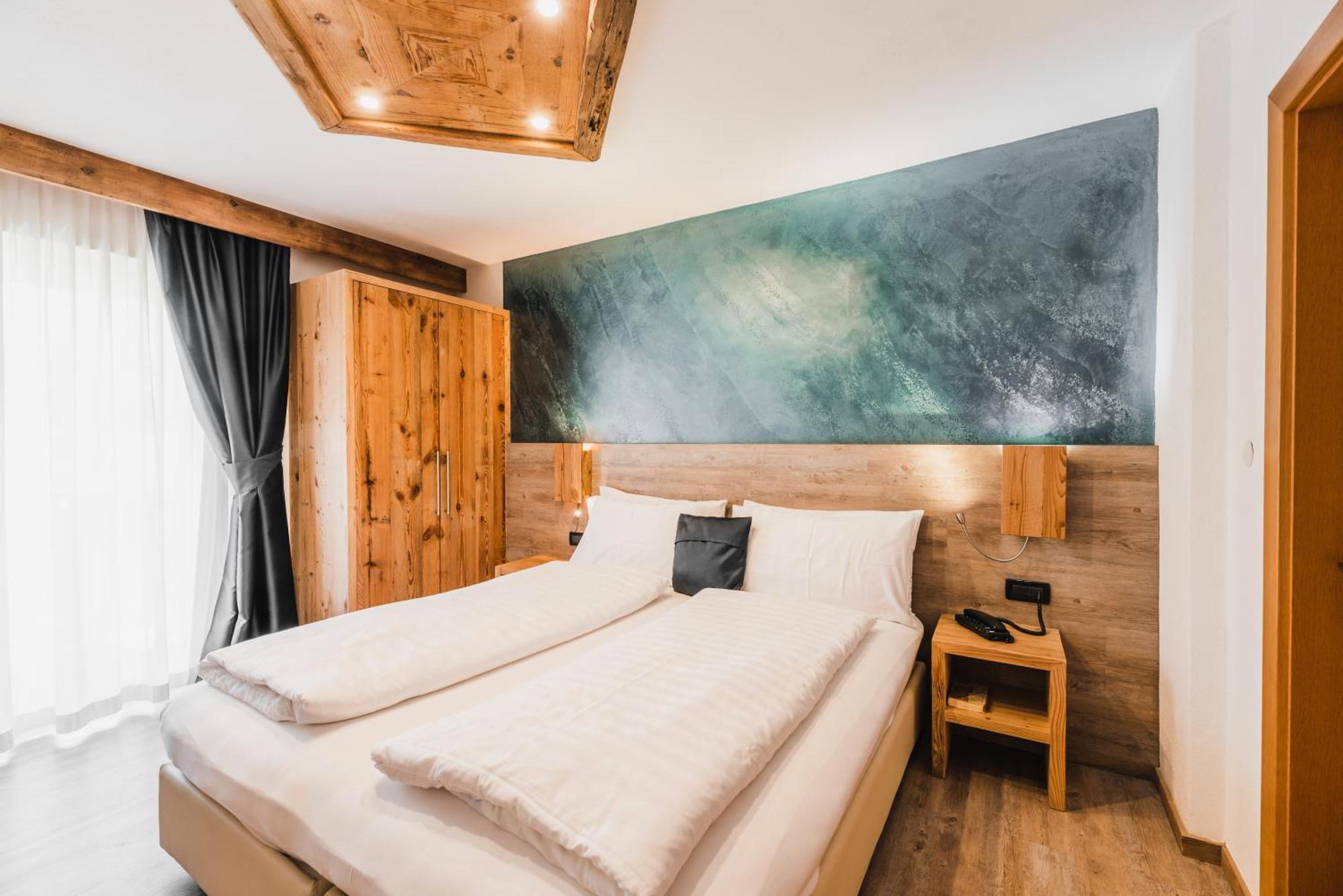 Hotel Arnika Pozza di Fassa Luaran gambar
