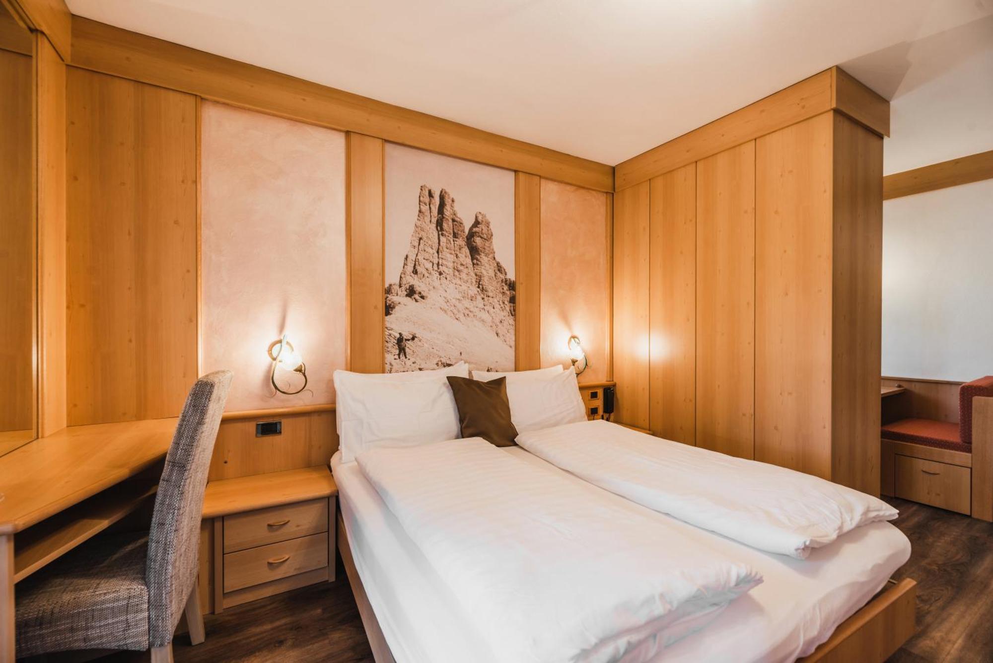 Hotel Arnika Pozza di Fassa Luaran gambar