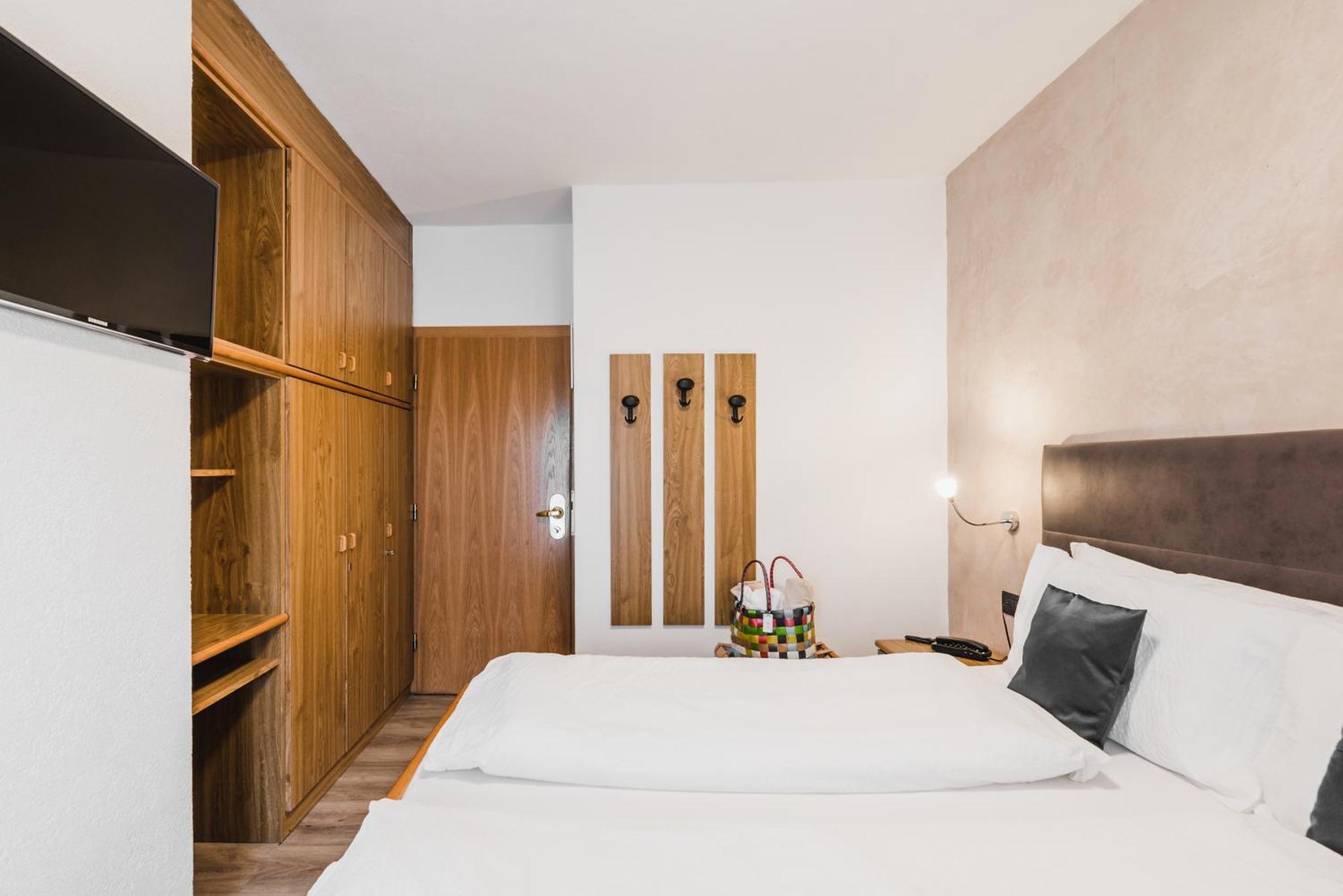 Hotel Arnika Pozza di Fassa Luaran gambar