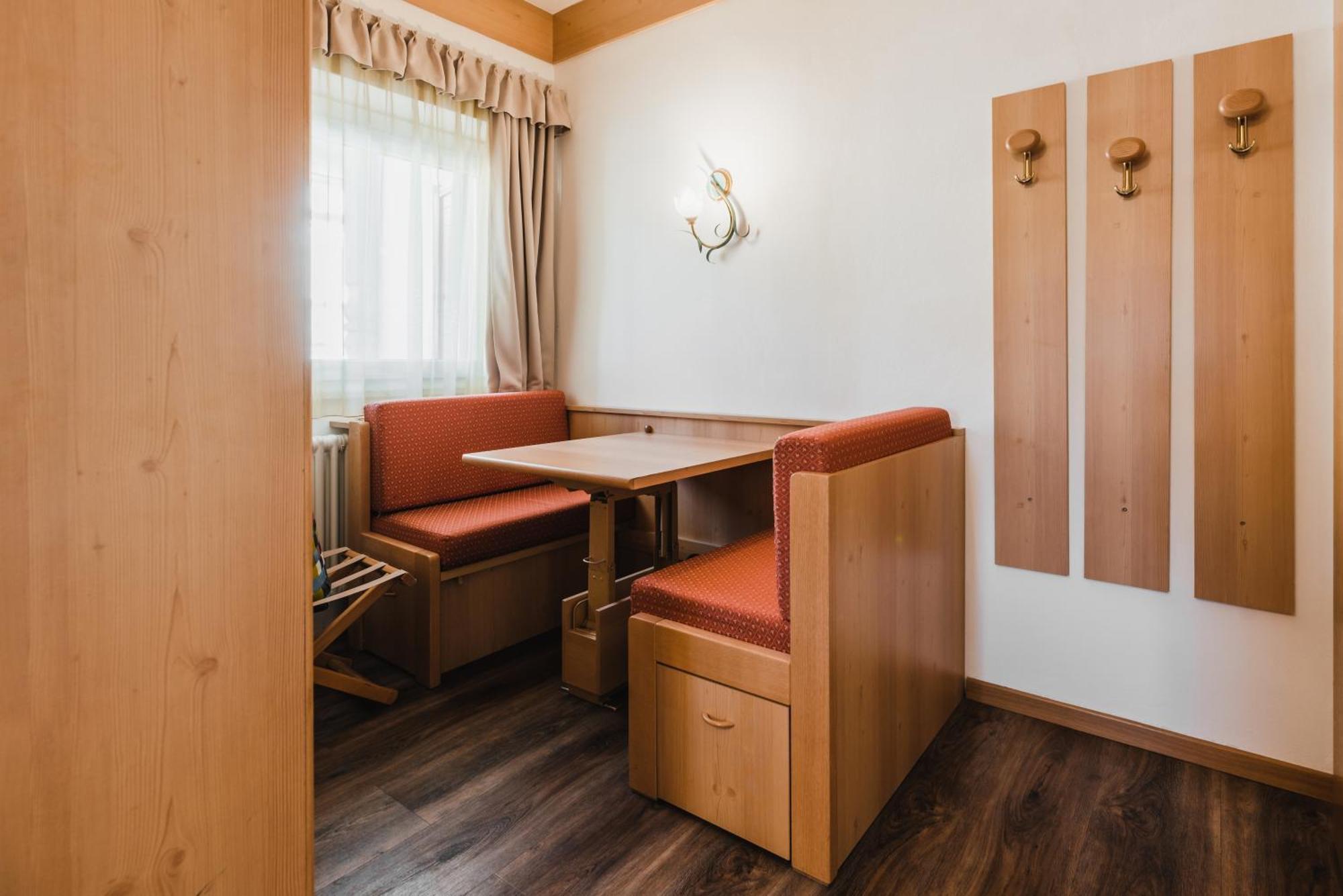 Hotel Arnika Pozza di Fassa Luaran gambar