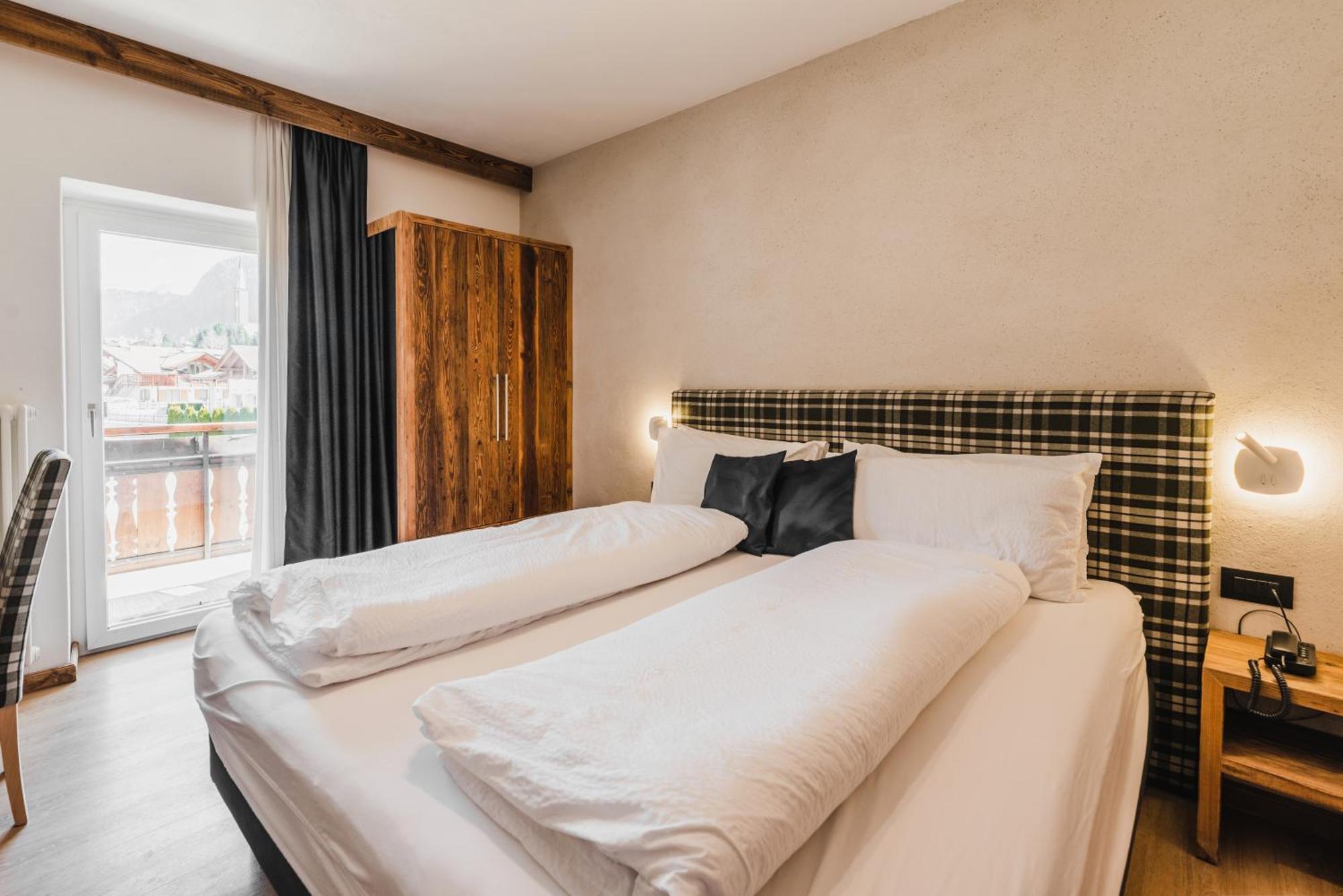 Hotel Arnika Pozza di Fassa Luaran gambar