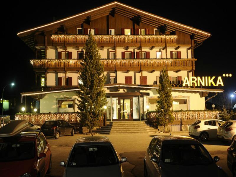 Hotel Arnika Pozza di Fassa Luaran gambar